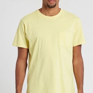 Tres Bien
Pocket Tee